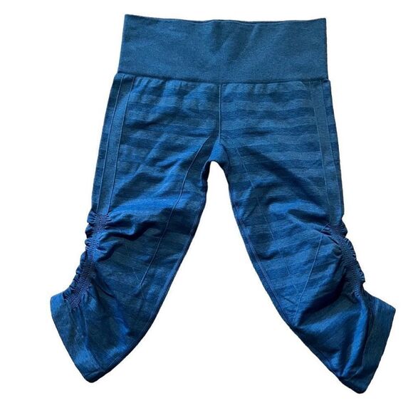 Lululemon Blue Stripped Ruched Cropped Leggings Size 6 - Picture 3 of 4